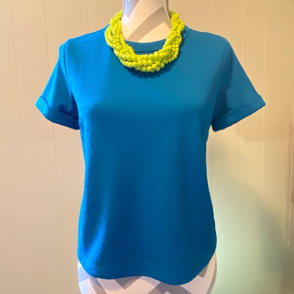 SOLD 🚫Beautiful Blue Short sleeve blouse!!!! FOREVER21